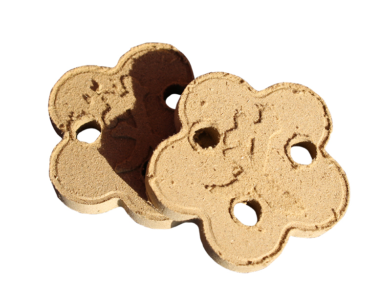 梅花三孔艾絨餅4.7*0.7CM